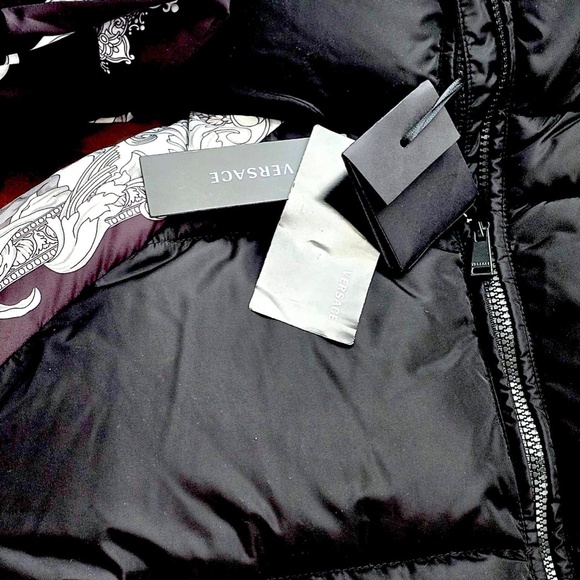 New Authentic Versace Medusa Down Puffer Jacket US 8, UK 12, 40 France 1012541 - Picture 10 of 15